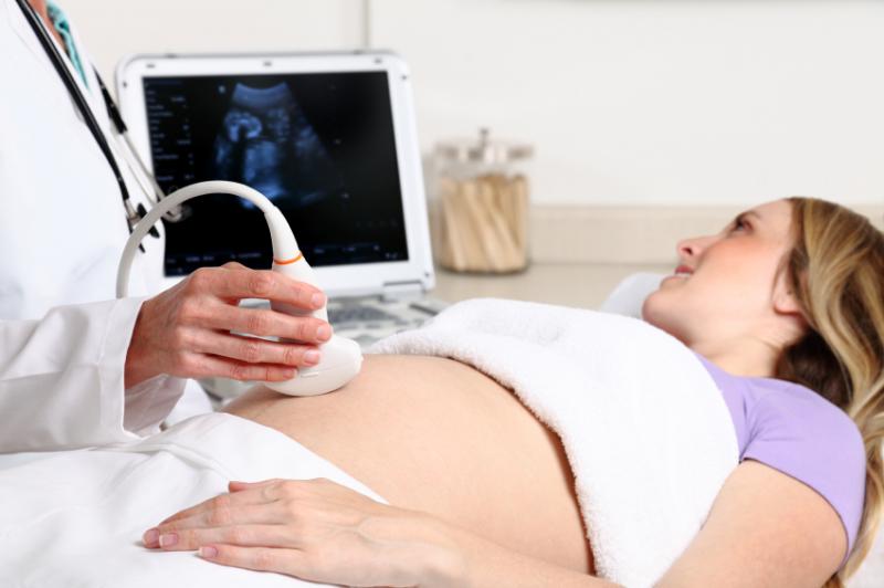 При беременности первое УЗИ: первый взгляд на малыша
